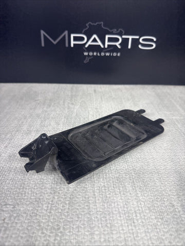 18-23 BMW F90 M5 FRONT WHEEL ARCH FLOOR ACCESS COVER LID 51718070703 GENUINE