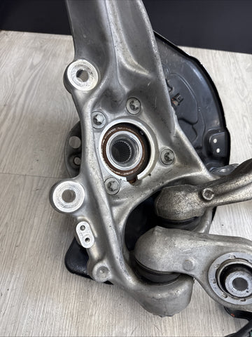 2015-2025 MERCEDES C300 4MATIC FRONT DRIVER SUSPENSION SPINDLE KNUCKLE OEM