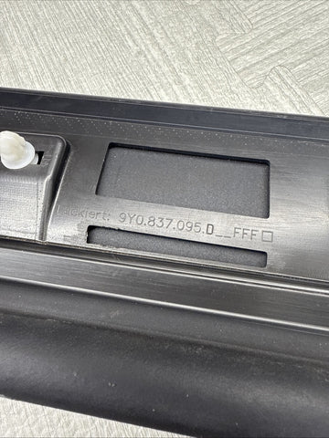 19-22 Porsche Cayenne Front Left Driver Side Lower Door Molding Trim OEM
