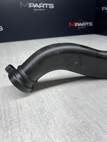 BMW F80 F82 F83 F87 M2 M3 M4 S55 INTERCOOLER CHARGE PIPE 11617846245 OEM