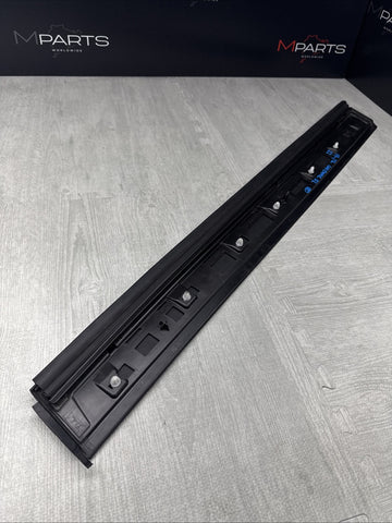 19-22 Porsche Cayenne Front Left Driver Side Lower Door Molding Trim OEM