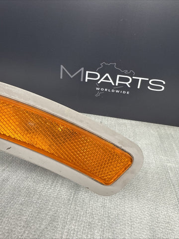 15-20 BMW F80 F82 F83 M3 M4 Front Side Marker Light Reflector Passenger 7848582