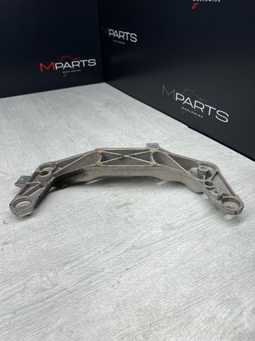 15-20 BMW F80 F82 F83 M3 M4 TRANSMISSION GEARBOX SUPPORT MOUNT BRACKET OEM