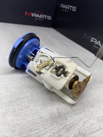 01-06 BMW E46 M3 S54 Engine Main Right Fuel Pump *Broken Hose*