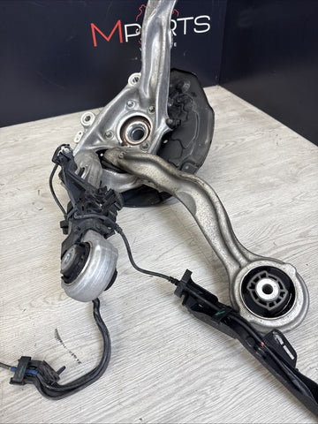 2015-2025 MERCEDES C300 4MATIC FRONT DRIVER SUSPENSION SPINDLE KNUCKLE OEM