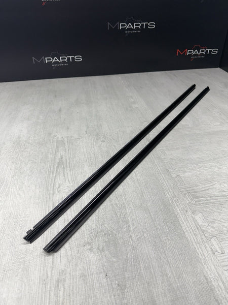 BMW E92 E93 FRONT SIDE DOOR GLOSS SHADOWLINE TRIMS OEM 7119079