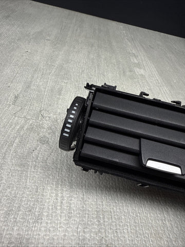 OEM 2015-2020 BMW F80 F82 F83 M3 M4 Center Dash Heat A/C Air Vent Grille