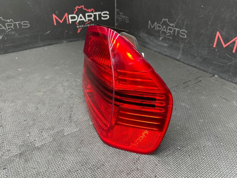 2006-2008 BMW E90 325 330 335 M3 REAR RIGHT OUTER TAIL LIGHT LAMP 7161956 OEM