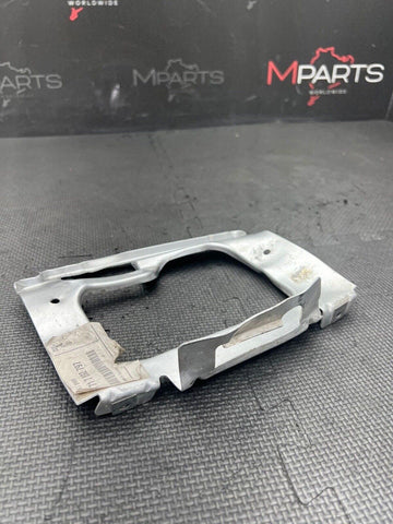 01-06 BMW E46 M3 FRONT LEFT AIR DUCT BRACKET 51717892797 7892797 ORIGINAL