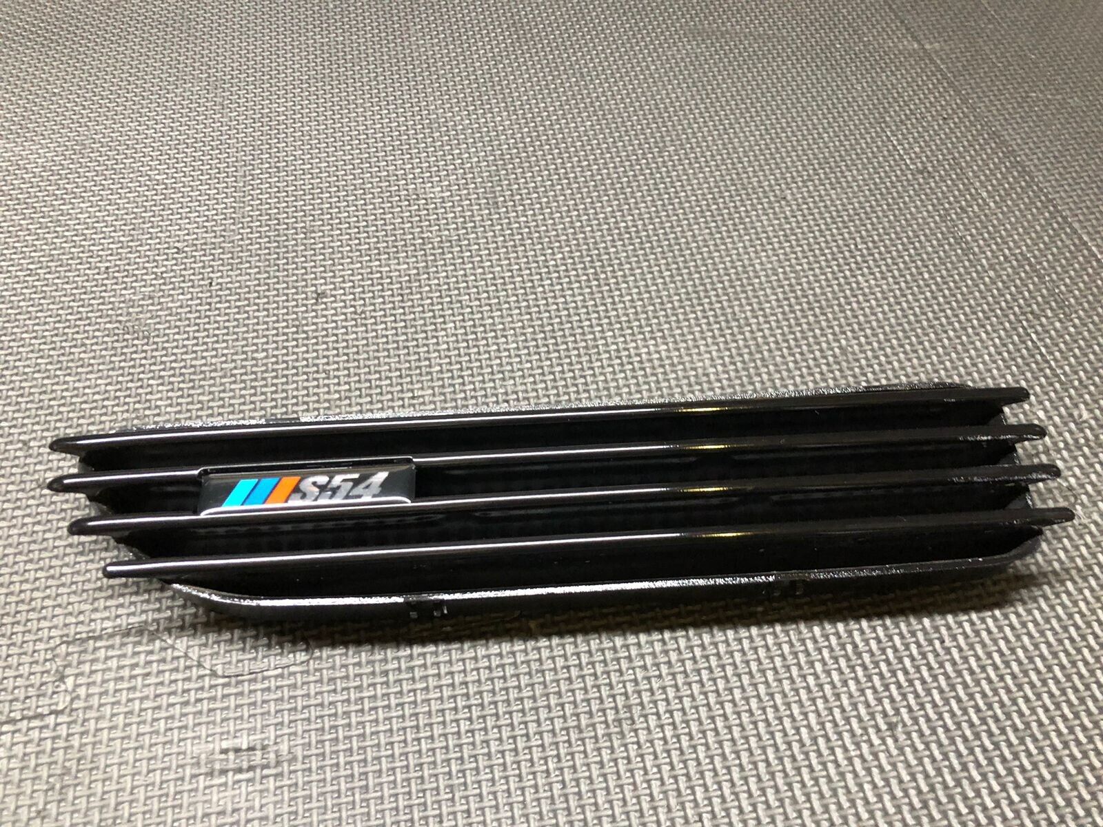 Genuine BMW - 51132694607 - E46 M3 Fender Grille - Left Side (51