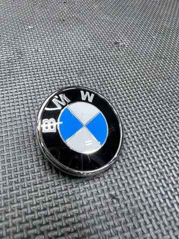 01-06 BMW E46 325 330 M3 CONVERTIBLE TRUNK EMBLEM LOGO BADGE 7019946 OEM