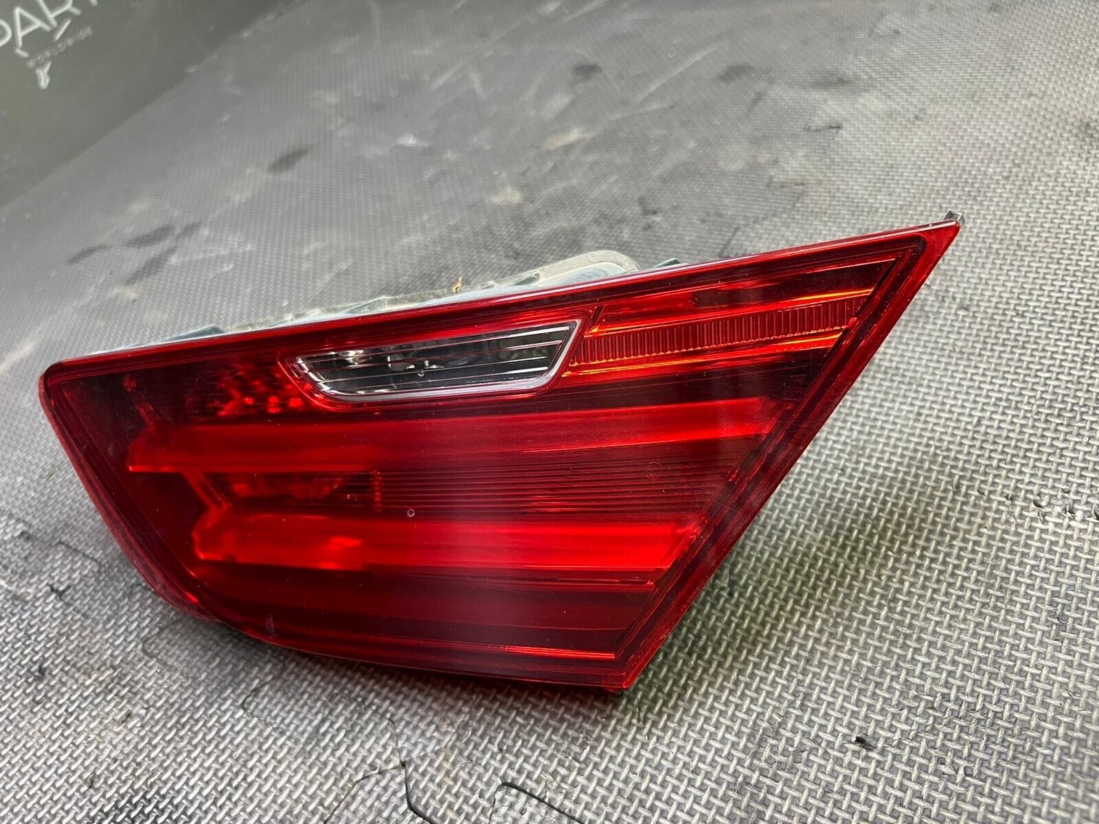 Left Driver Side Inner Tail Light Assembly - Compatible with 2012