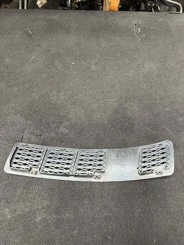 84-92 BMW E30 318i 325 M3 Right Windshield Cowl Wiper Grille Cover Trim 1904572