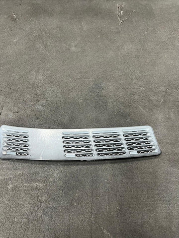 84-92 BMW E30 318i 325 M3 Right Windshield Cowl Wiper Grille Cover Trim 1904572